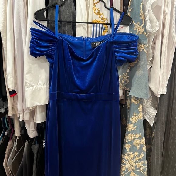 Dress - Picture 3 of 3